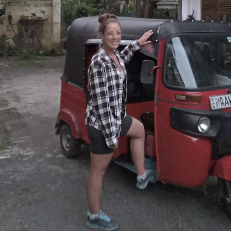 Trinish Homestay Хатон Екстериор снимка