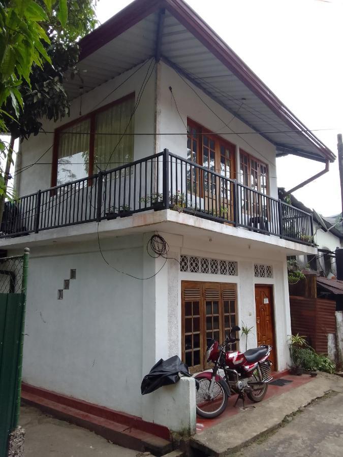 Trinish Homestay Хатон Екстериор снимка