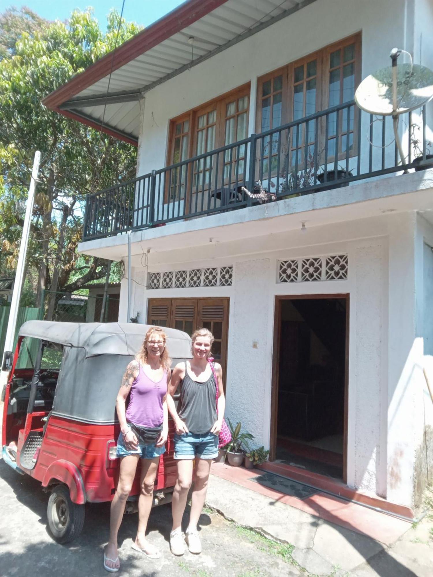 Trinish Homestay Хатон Екстериор снимка