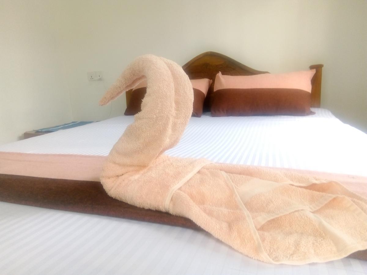Trinish Homestay Хатон Екстериор снимка
